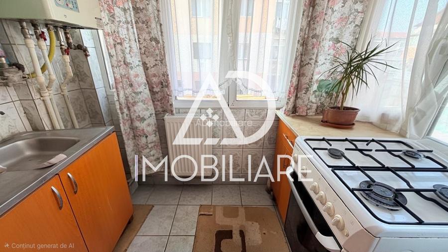 Apartament de vânzare 3 camere decomandat – Zona 9 Mai, Str. Castanilor, 60 mp - 3