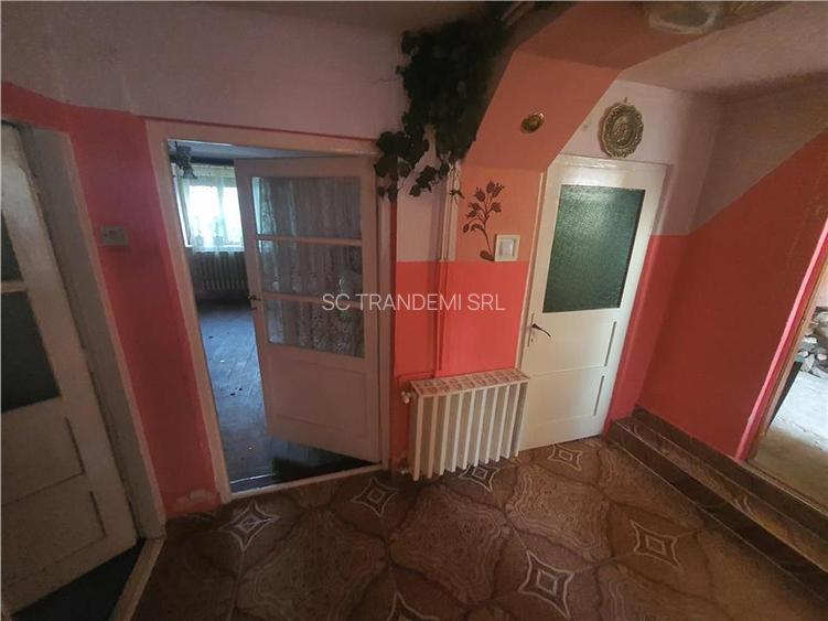 Oferta ! Imobil P+1 în zona Lupeni (reper supermarket Profi ) - 21