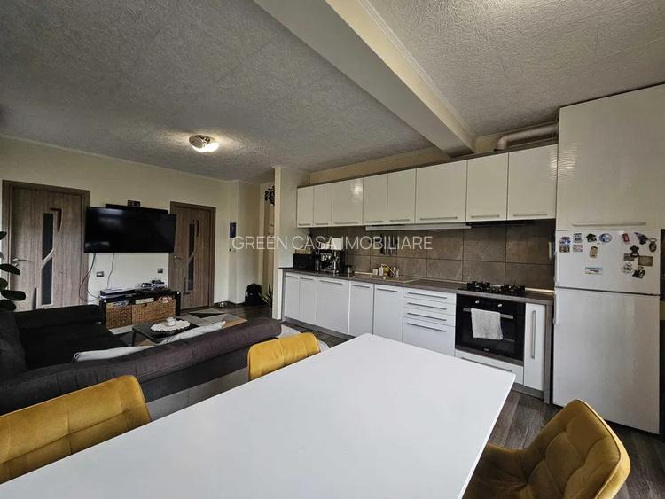 Apartament  de vanzare 2 camere plus terasa zona Floresti Fagului - 2
