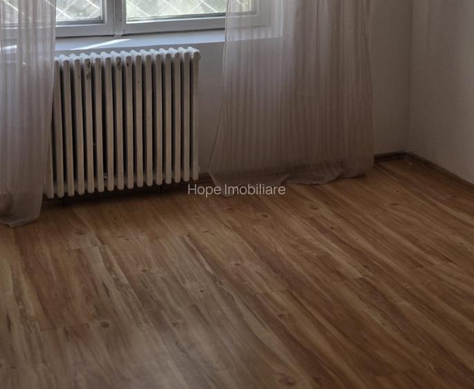 Brancoveanu metrou - Garsoniera bloc mixt - 3