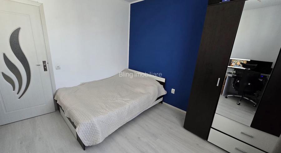 Apartament cu 3 camere, 59 mp, balcon, zona Teilor - 4