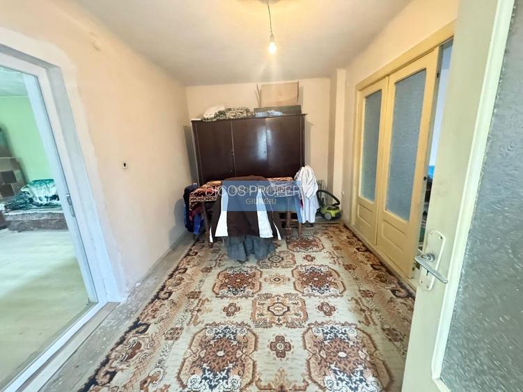 Casă de vânzare – Fdt. Rozelor - 4