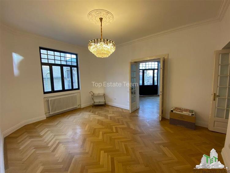 Apartament de vanzare cu 5 camere, imobil consolidat - 4