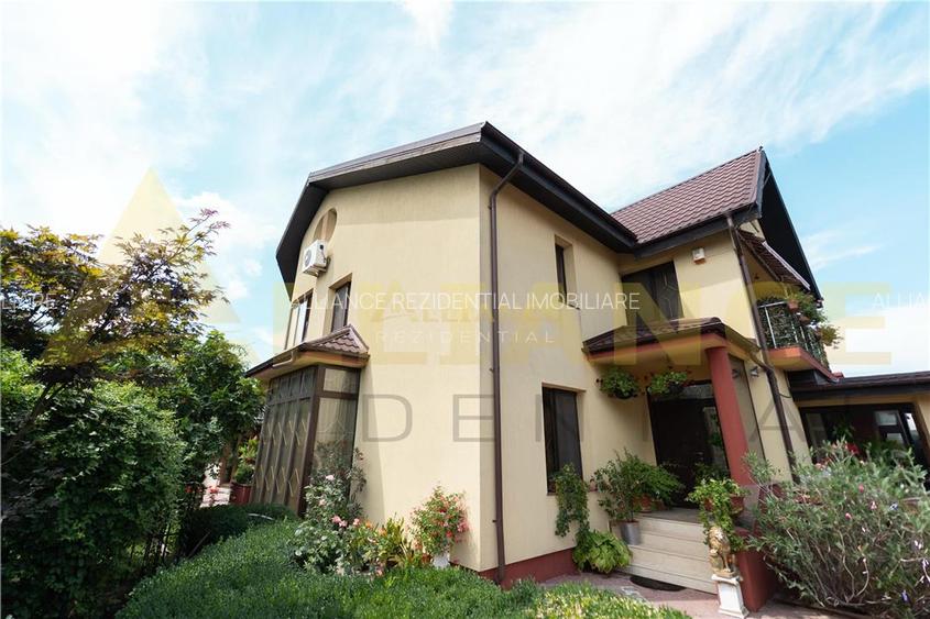 Casa Individuala - 766mp - Piscina si foisor- 7 camere 7 bai - 3