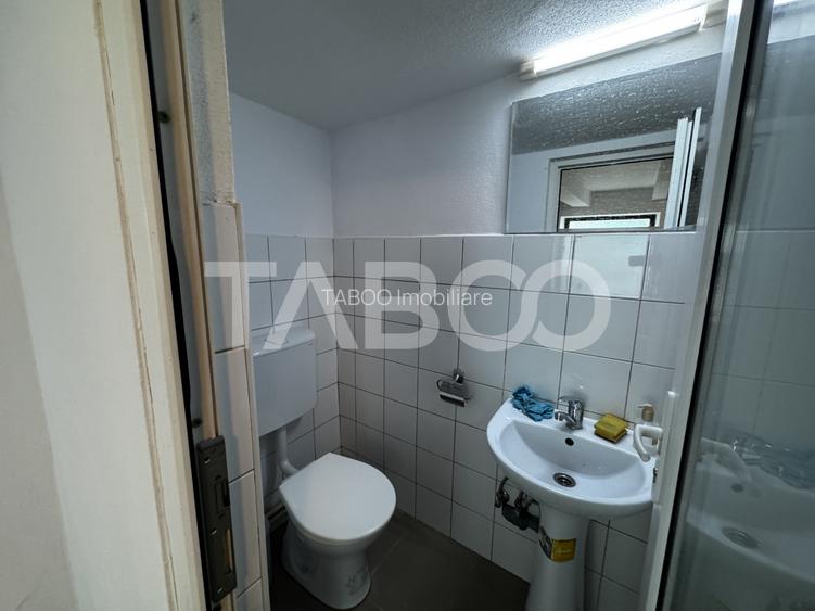 Spatiu comercial renovat 84 mpu doua intrari la strada Orasul de Jos - 6