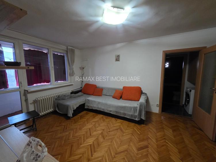 Piata Sudului, 10 minute metrou, Secuilor intersectie cu str. Mirea Luiza - 14