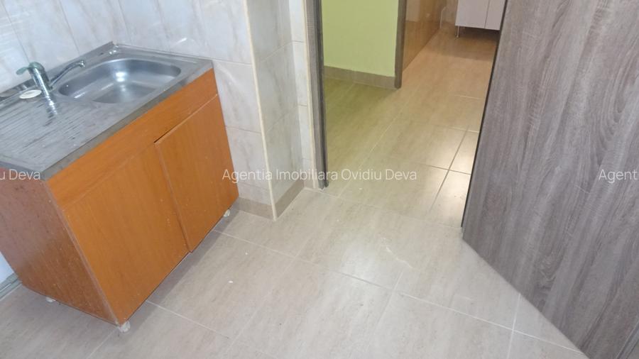 Inchiriez garsoniera decomandata in Deva, zona Zamfirescu in Q-uri, parter inalt - 5