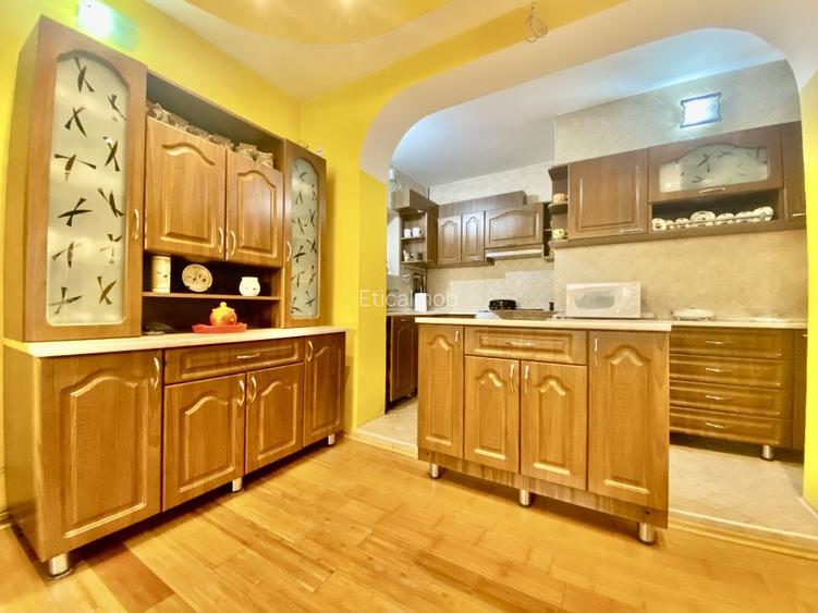 Urgent/Vânzare Casa/Vila, 4+ camere, teren 346 mp,  Targoviste, zona Micro 4 - 8