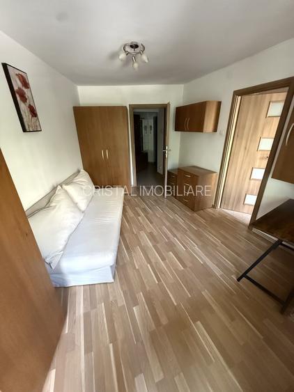 Garsoniera.  Etaj 1.  Calea Vacaresti. La 6 min de metrou Timpuri Noi. - 2