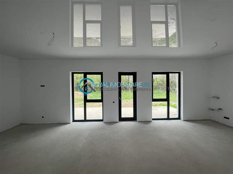 Royal Imobiliare - Vanzare Vila de lux zona Bucov - 2