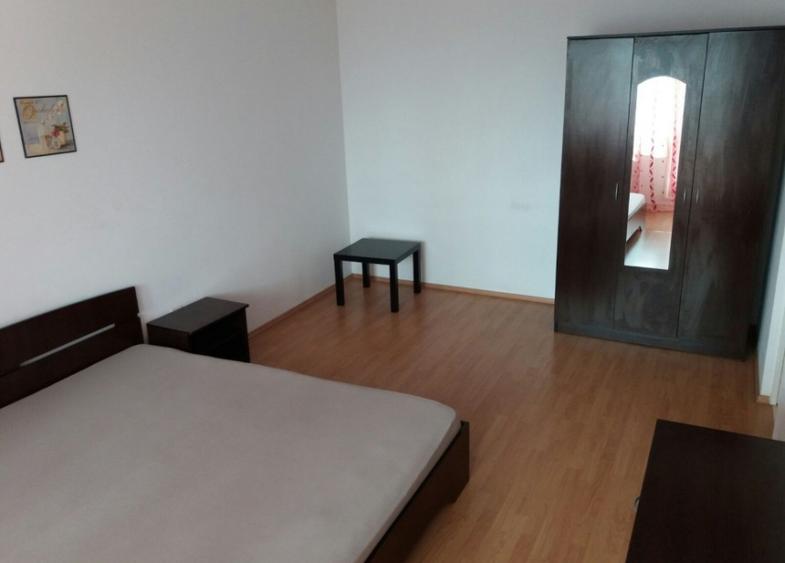 2 camere 64 mp metrou 1 Decembrie