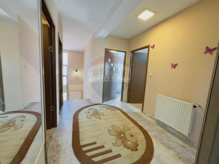 Casă cu 5 camere de vânzare Cartier Orizont 2 Paleu zona Metropolitana - 11