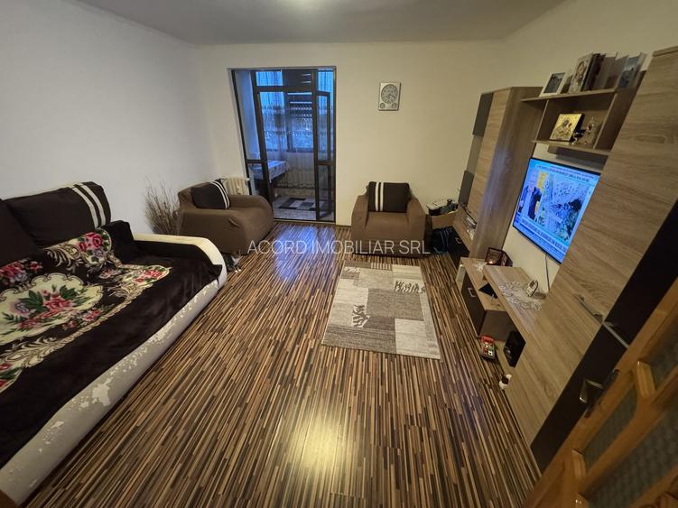 Garsoniera zona Far - 3