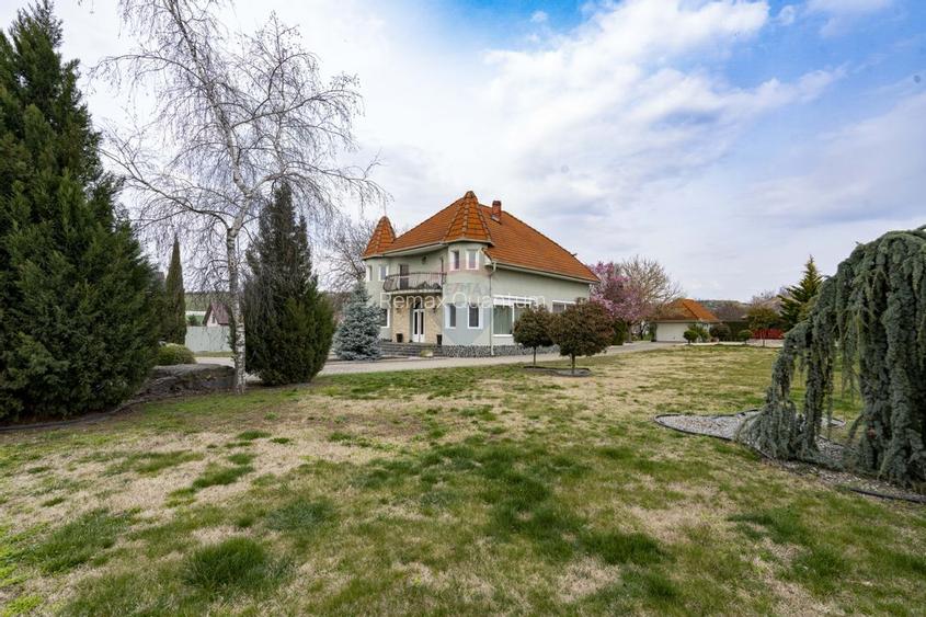 De vânzare casă cu 5 camere, ready to move.  în zona Oncea - 33