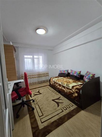 Etaj 1, zona Dacia, 2camere decomandat, 2 bai, 2 balcoane - 4