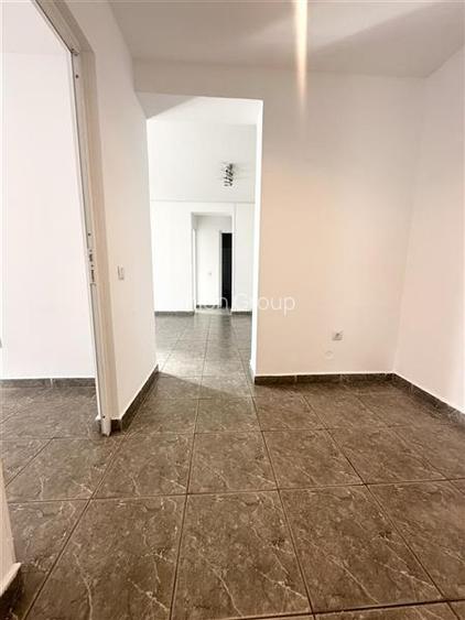 Spatiu Comercial cu Expunere Stradala - Soveja Tomis 3 - 10