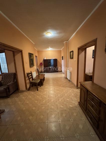 Casa cu teren de 526 mp in zona Lupeni - 17