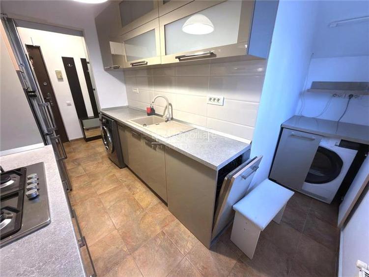 Apartament cu 3 camere, 60 mp, cu Parcare, str. Uranus - 8