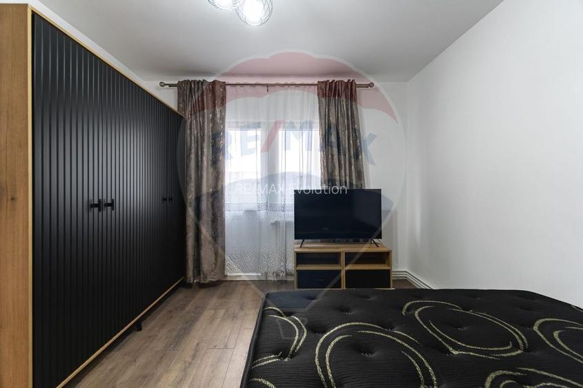 DE INCHIRIAT ap 3 camere- zona Cerna/ Tractorul! - 7