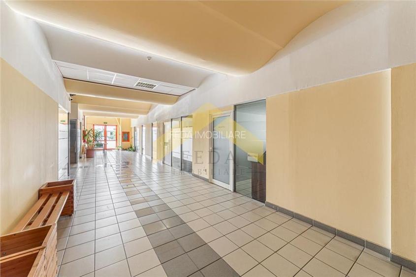 Hala de 8,560mp de vanzare in zona Micalaca - 9