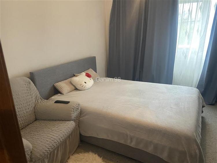 Apartament 2 camere , zona centrala Sala Polivalenta , et 3 8 , decomandat  , 60 - 2
