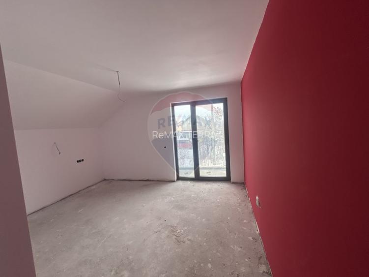 Casă nouă de vânzare 220 mp 13 ari teren SATULUNG 15KM de BAIA MARE - 12