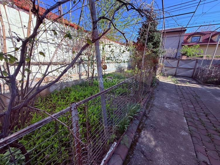 Casă de vanzare cu curte | 4 camere | Zona Gorjului | Teren generos - 18