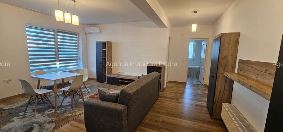 Inchiriez 2 camere, in bloc nou,cu parcare(2locuri),Cartierul Tineretului,parter - 4