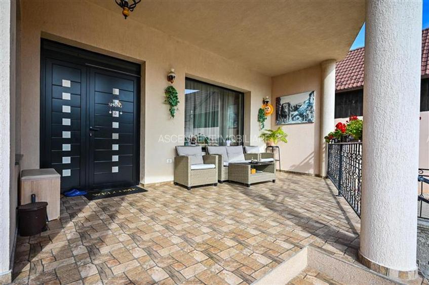 Resedinta distincta, mobilata cu rafinament, pe 1.000 mp teren, Central, Sacele, - 5