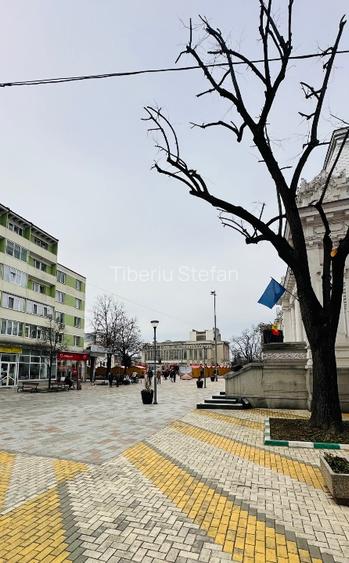 Spațiu pietonal ultracentral, 2 laturi, lângă Primărie și Filarmonică  - 9