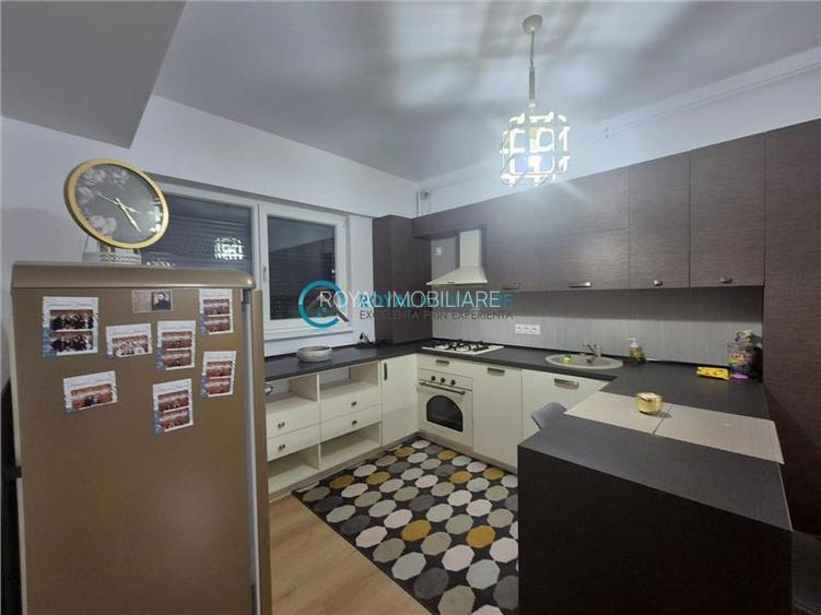 Royal Imobiliare - Vanzare apartament 2 camere zona 9 Mai - 10
