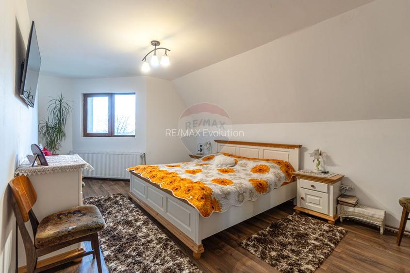 Casă / Vilă cu 6 camere de vânzare in Tarlungeni - 10