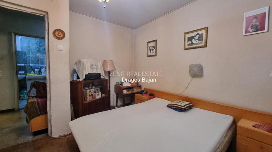 Sala Palatului // vedere spate // balcon - 6