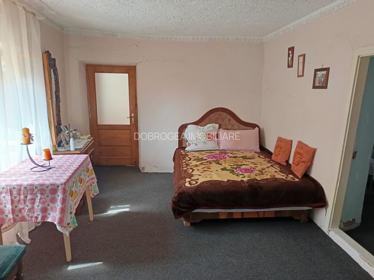 MAHMUDIA- CASA BATRANEASCA 4 CAMERE,TEREN 990 MP. - 6