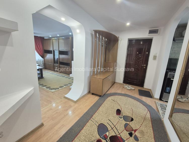 Apartament 3 camere Centru de închiriat - 2