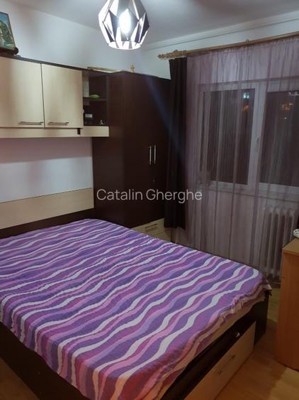 Inchiriez ap.4 camere decomandat, centrala proprie - la 5 min. de metrou Pacii - 11