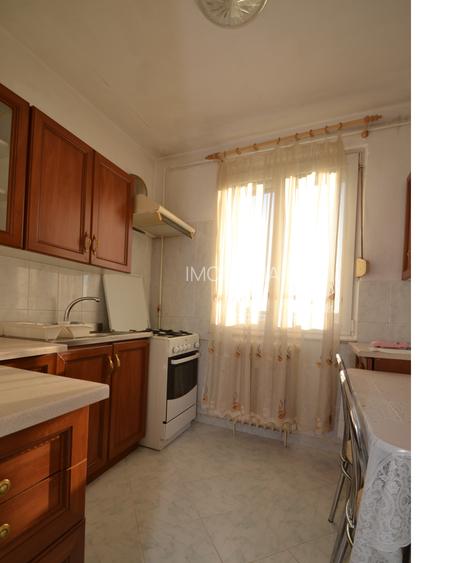ap. 2 camere, decomandat, zona Circumvalatiunii-Kaufland, 250 eu - 8