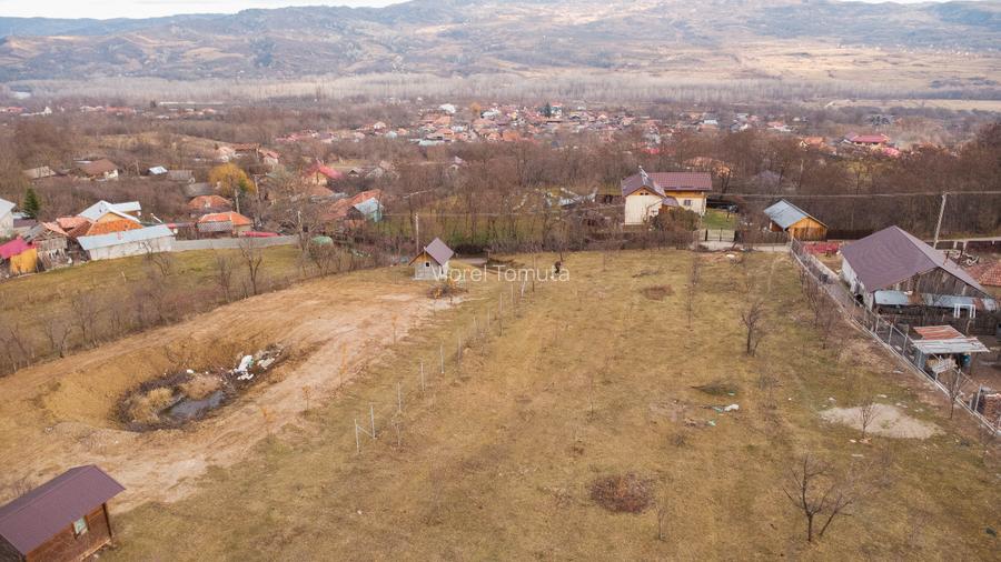Teren cu suprafața de 5100mp amplasat într-o zonă superbă de munte - 6