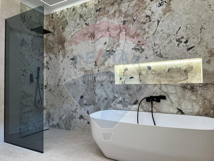 Casă / Vilă de vânzare 5 camere - 12