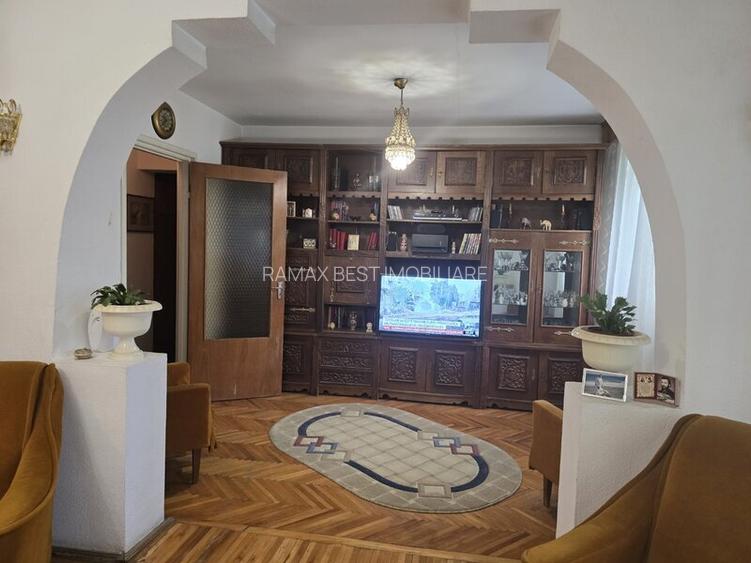 Titan, 7 minute metrou, pe Liviu Rebreanu, farmacia Tei, bloc 4 etaje - 9