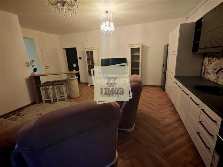 Apartament nou de lux cu 3 camere si garaj zona Centrala - 5