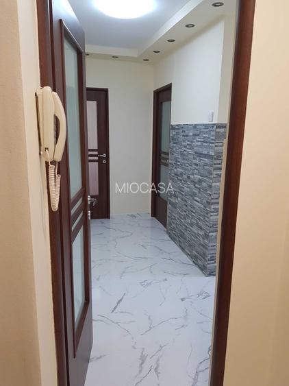 Renovat complet. Centrala termica proprie. Etaj intermediar. Decomandat. - 3