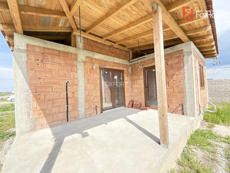 Casa cu 4 camere, interior la gri si exterior la rosu in Sacalaz - 23