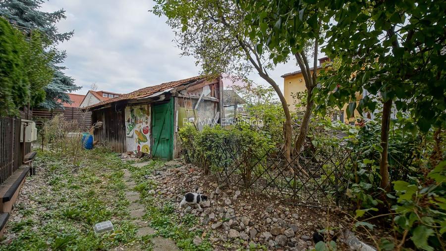 Vilă pe str Alexandru Ioan Cuza, 10 camere, S + P + E, teren 282 mp - 22