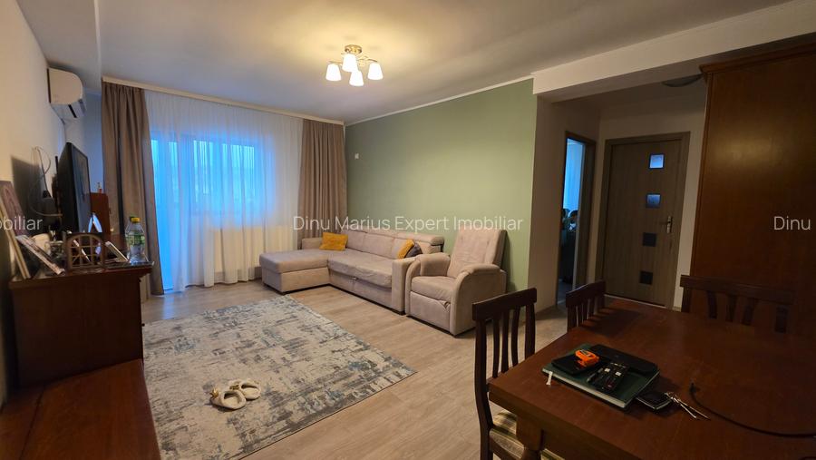 Str Diamantului 2 camere,geam baie,balcon închis,comision 0 - 9