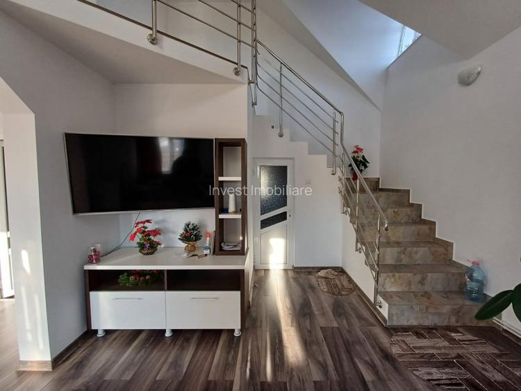 CASA CU 4 CAMERE , BECI SI GARAJ , 825MP TEREN , VOINESTI  - 23