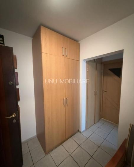 Etaj 3-Podul de Fier-2 Camere Decomandat-bloc 81' - 4