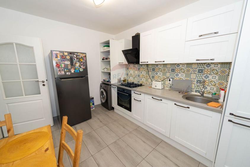Casa cu 5 camere de vanzare Joita