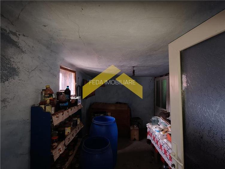 Casa la sol de vanzare in orasul Santana - 9