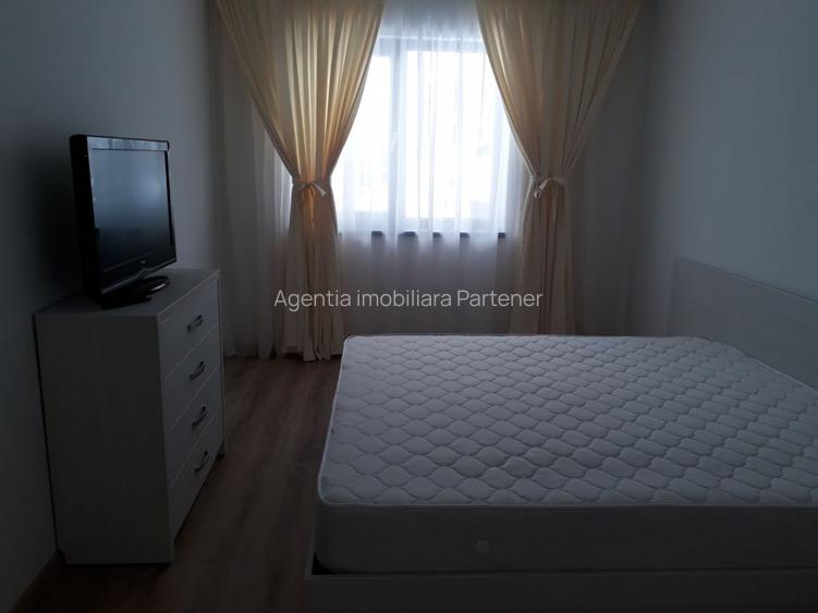 Apartament 3 camere, Centru, bloc nou, etaj 1, mobilat, garaj - 2